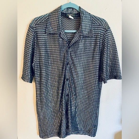 🌟HP🌟SILVER METALLIC OPEN KNIT CHAIN LOOK Vintage Pop Icon Mens Shirt Concert - Picture 1 of 12